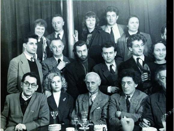 Andralis con surrealistas en París